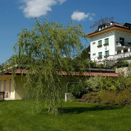 Hotel Karinhall 3*